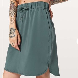 Lululemon On The Fly Skirt sz.8